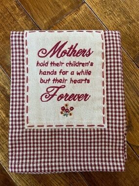 Home Collection by Raghu Mothers Forever Kitchen Towel Olde Brick Wall